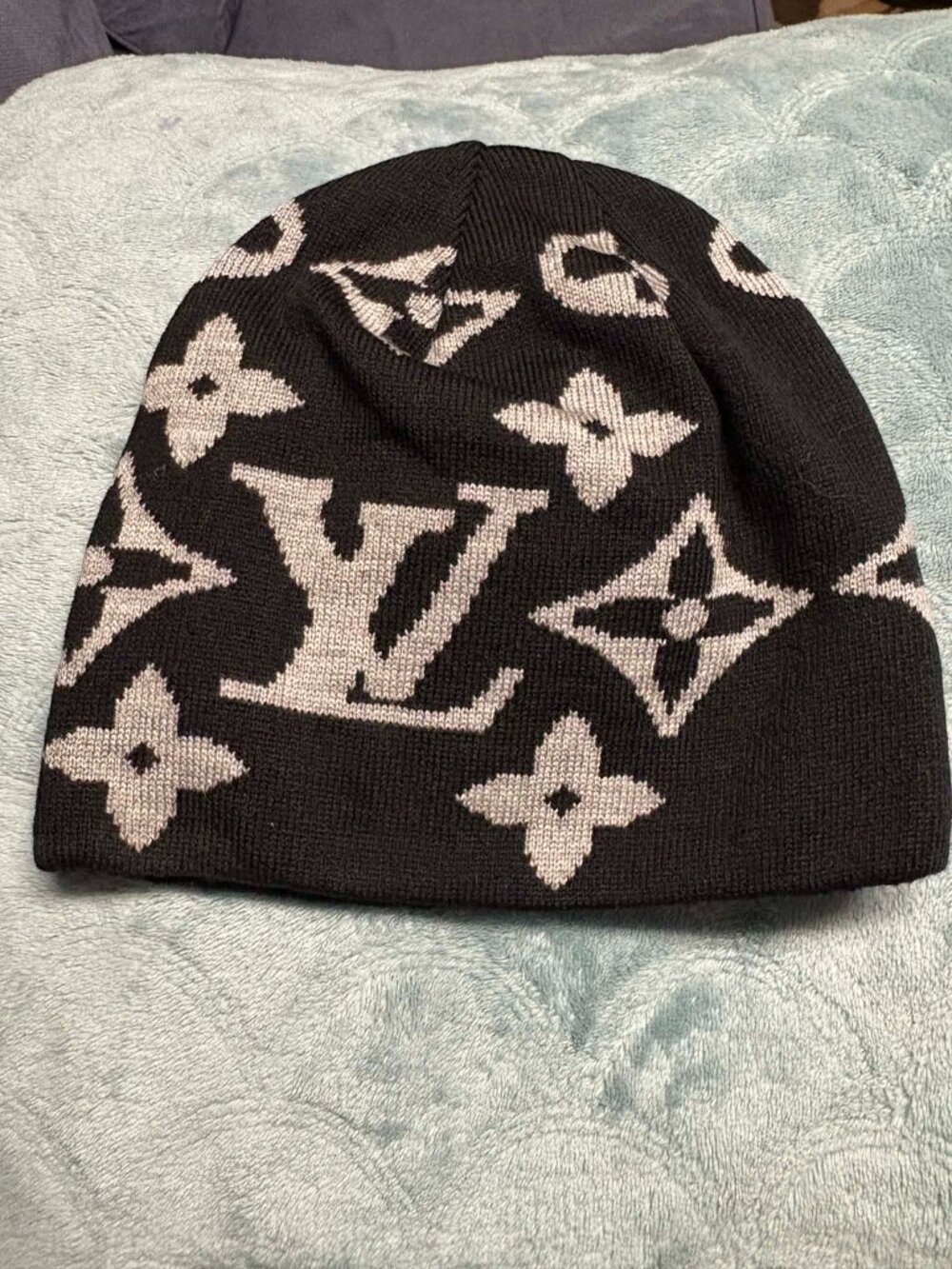 Black and Grey Winter Cap - Picture 2 of 4